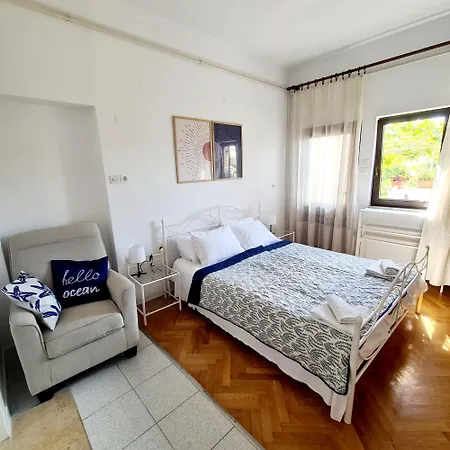 Apartman Ada *